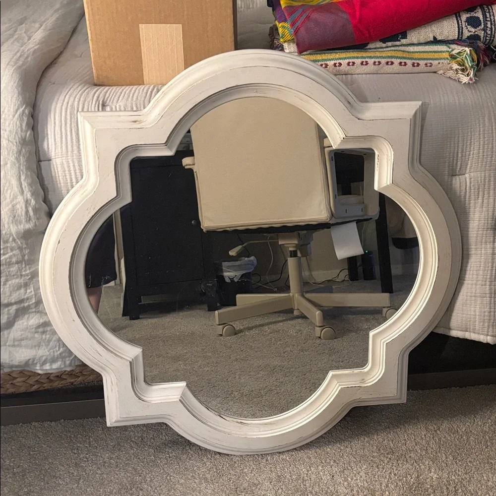 ✉️ {PRICE FIRM} Framed Quatrefoil Mirror